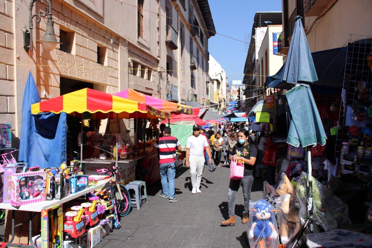 Atiende Cuernavaca regularización de comercio: De la Rosa
