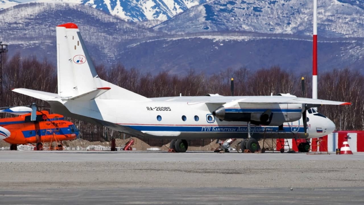 Hallan restos del avión que se estrelló en Rusia
