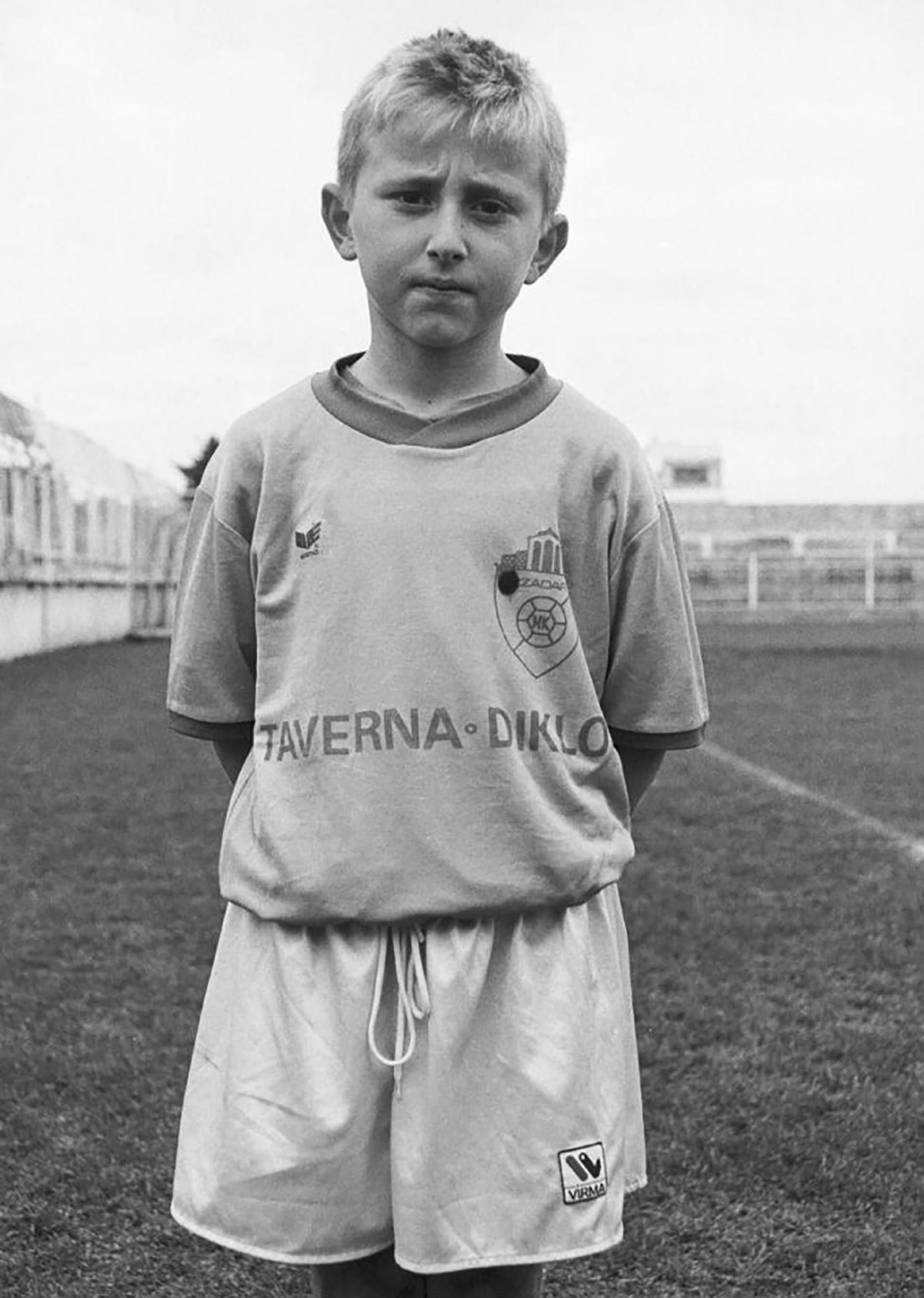 El niño que jugaba al futbol mientras caían las bombas