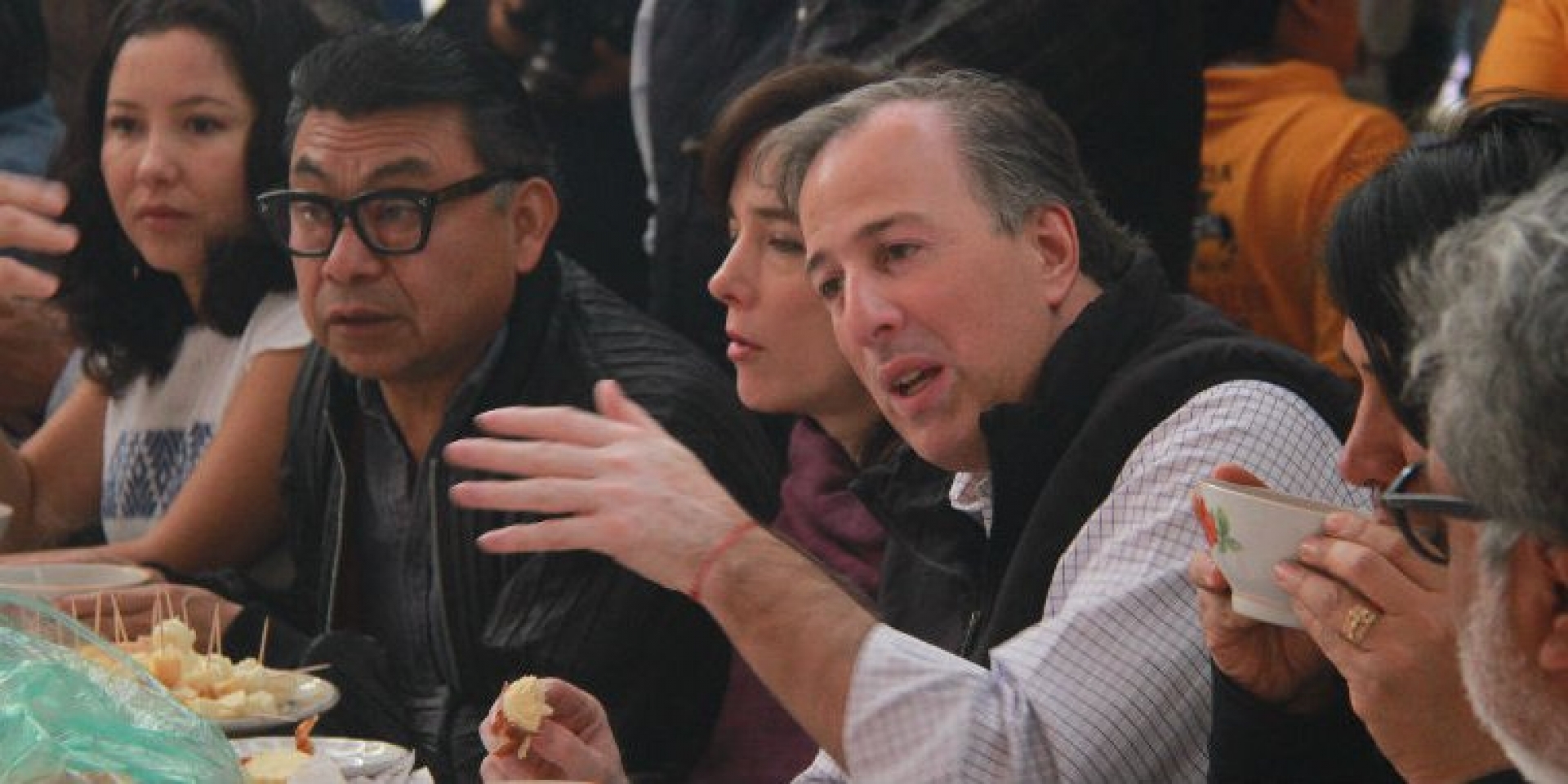 Meade dice que de ganar elecciones aumentará salario de Ejército