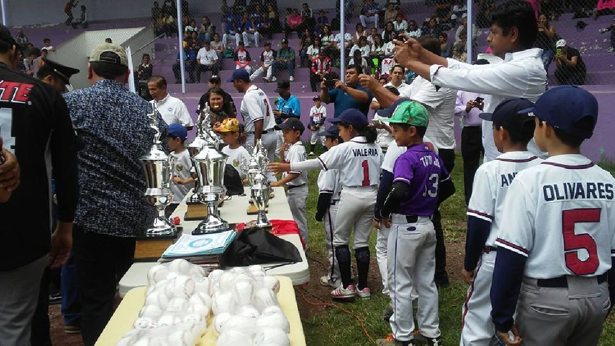 Inauguran la Temporada 2017-2018 de beisbol