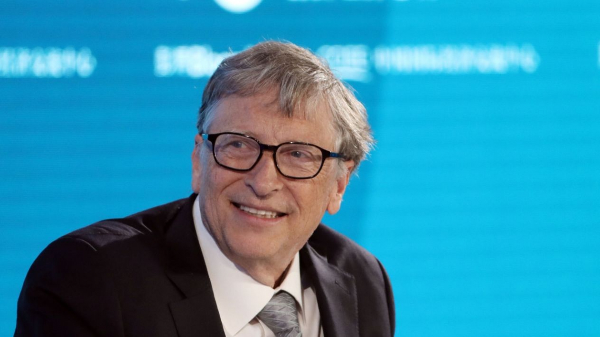 Vacuna contra COVID-19 podría llegar en solo 9 meses: Bill Gates