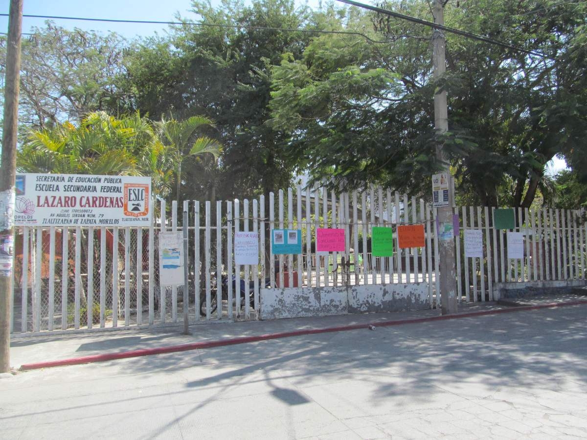 Toman primaria en Tlaltizapán en demanda de terminación de obras