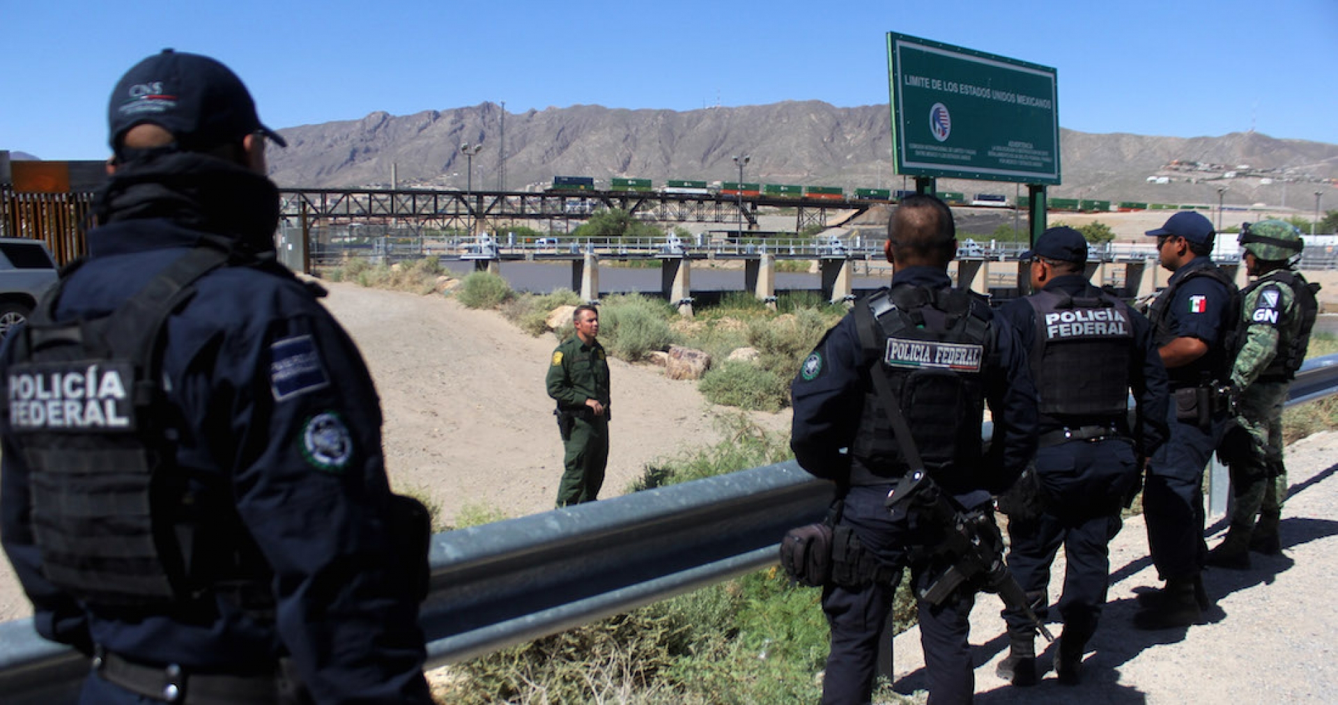 El Vicepresidente de EU confirma que México usa 15 mil elementos de tropa para contener migrantes