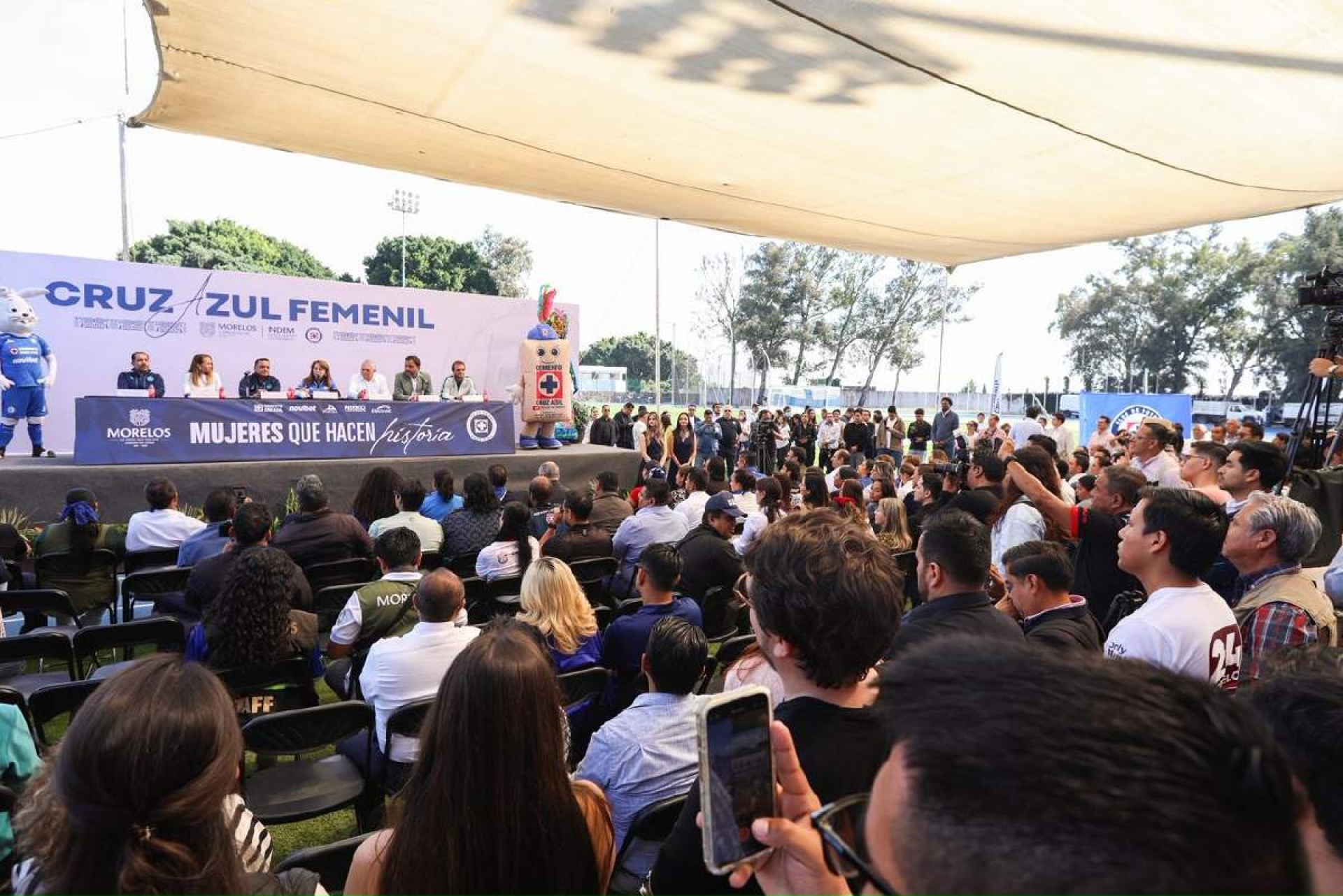 Margarita González Saravia da bienvenida a Morelos a Cruz Azul Femenil