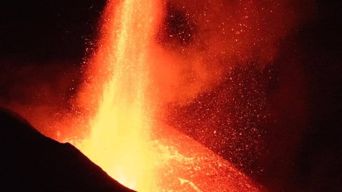 Erupción del "Volcán Cumbre Vieja" provoca elevación del terreno
