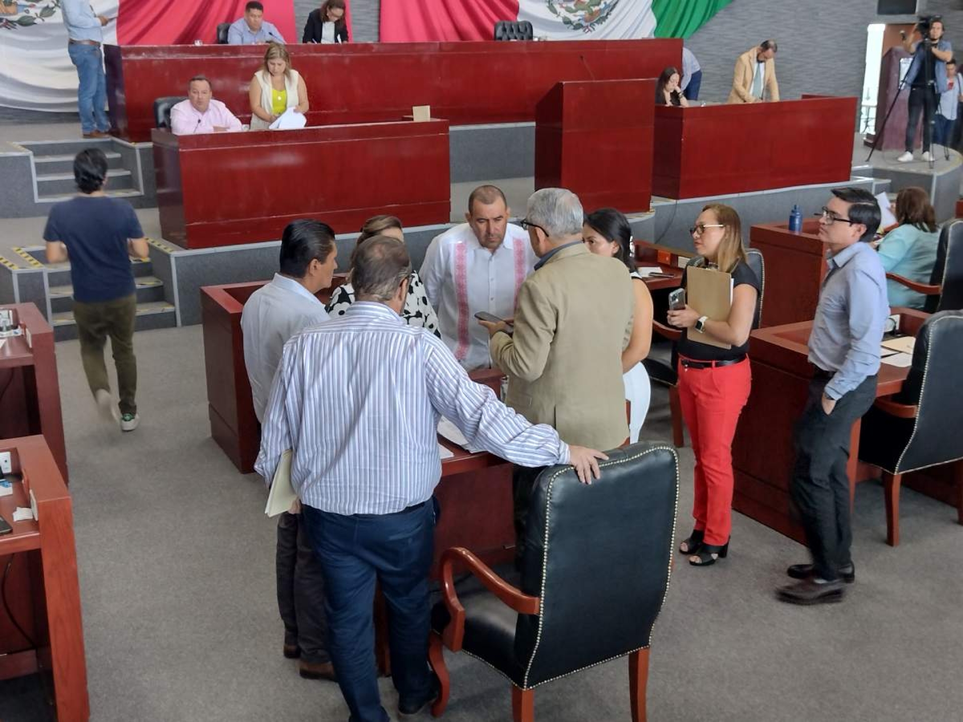 'Con los bolsillos llenos, pero ya váyanse'