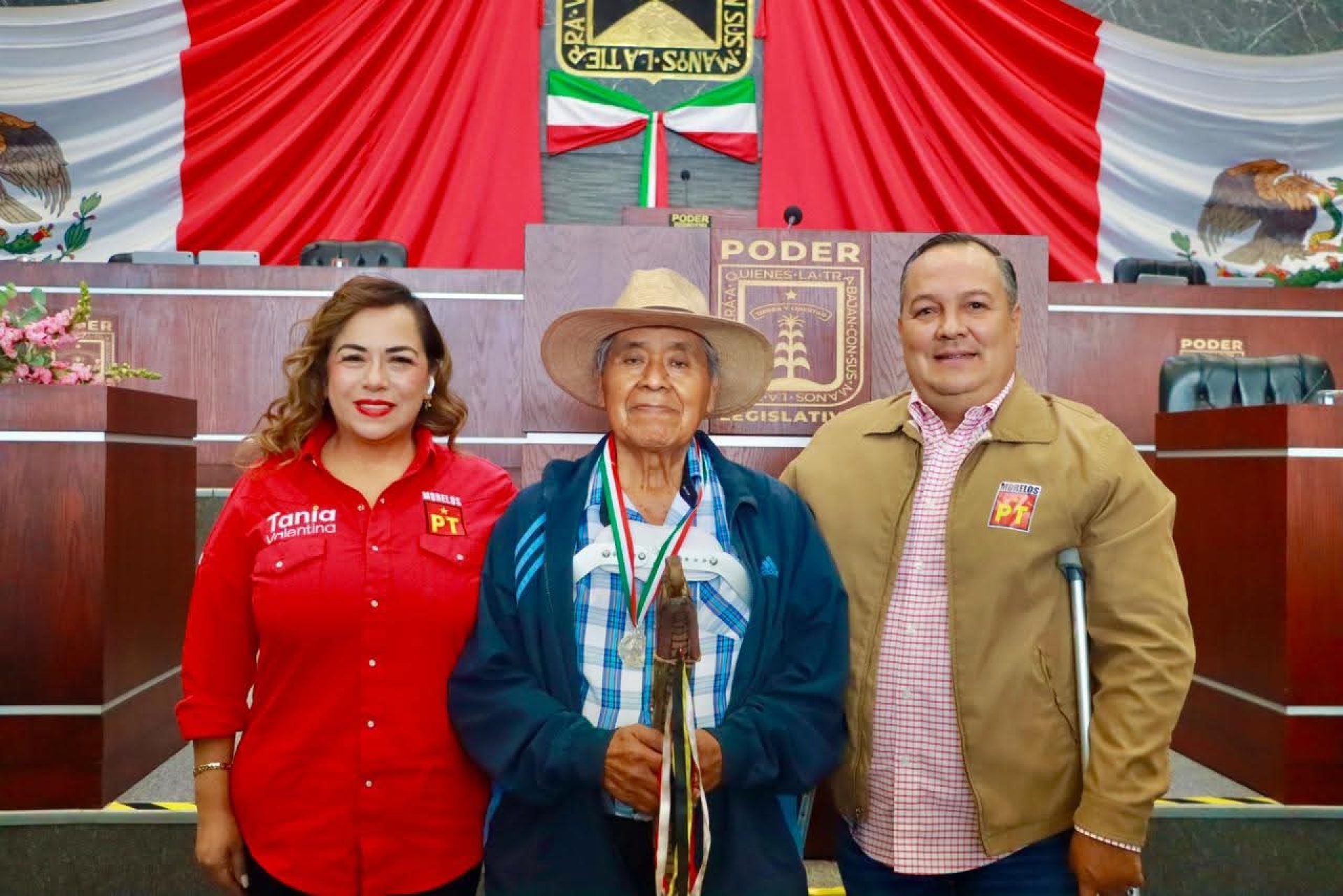 Destaca Tania Valentina Rodríguez trayectoria de Saúl Atanasio Roque, galardonado con la Presea Quetzalcóatl