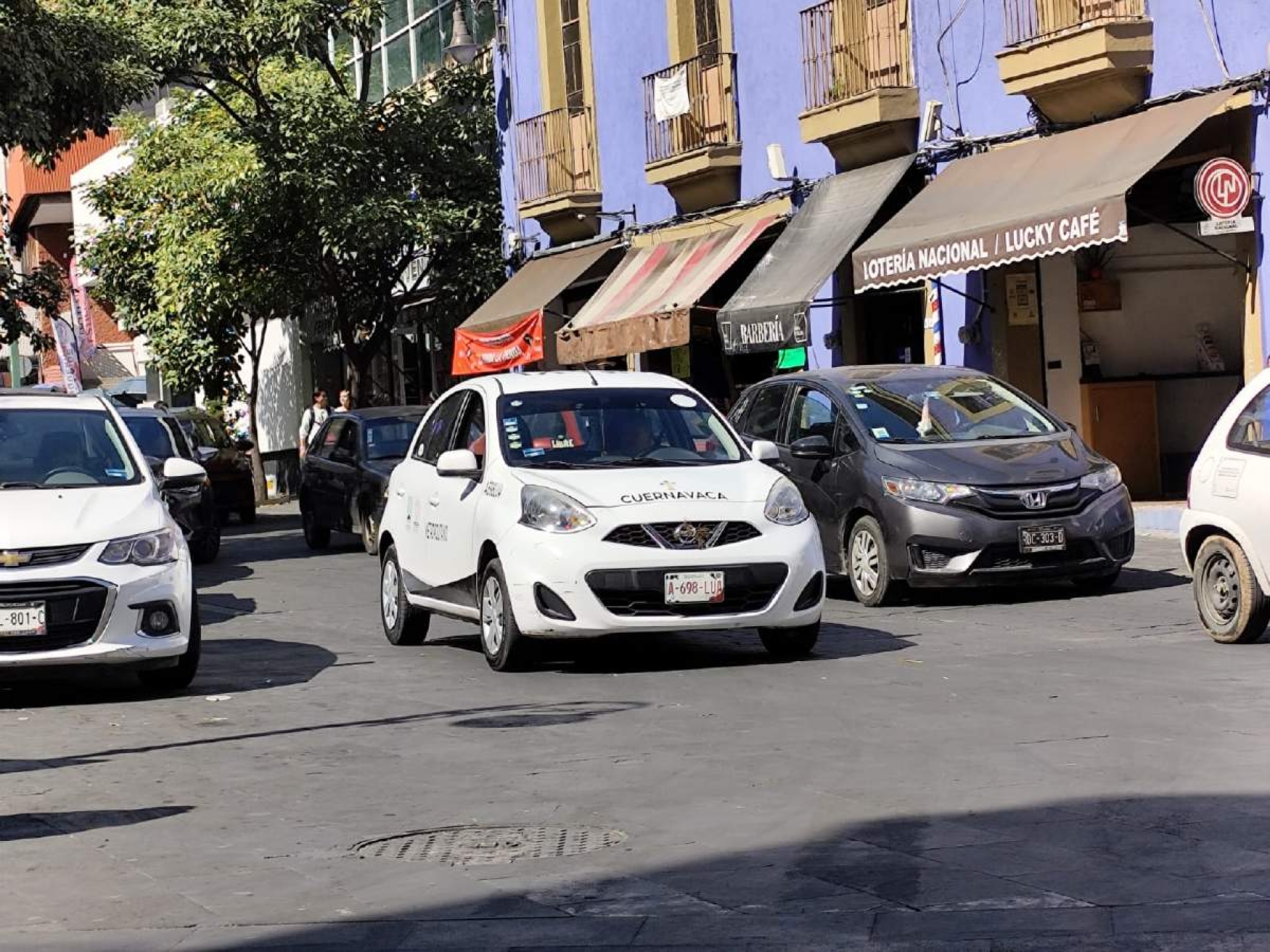 Equiparán con cámaras a taxis