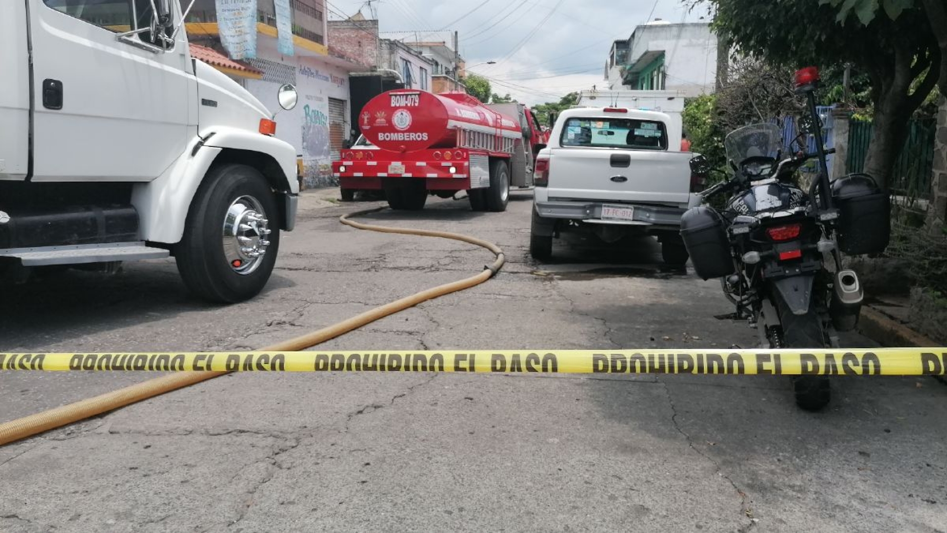 Incendio causa daños en una bodega de abarrotes
