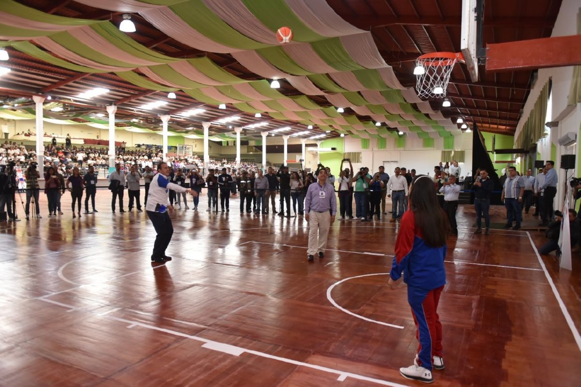 Inaugura Cuauhtémoc Blanco justa deportiva de CECyTE
