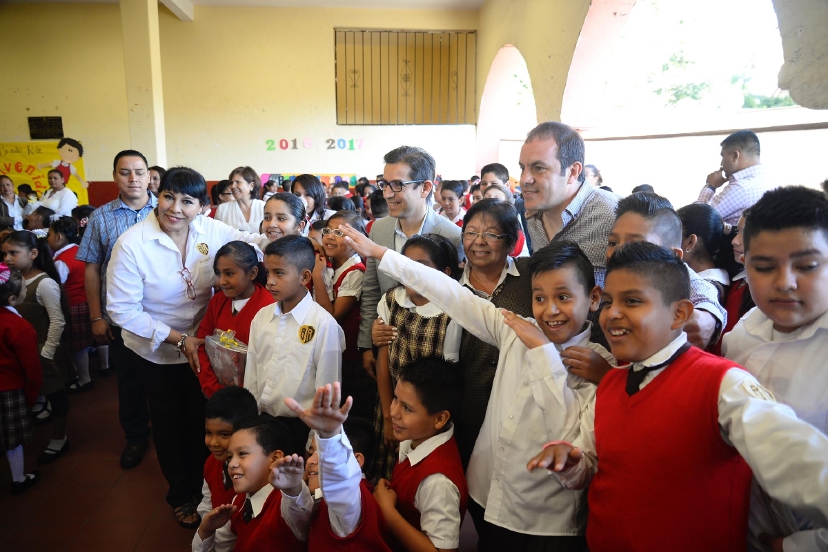 Inaugura Cuauhtémoc Blanco ciclo escolar 2016–2017