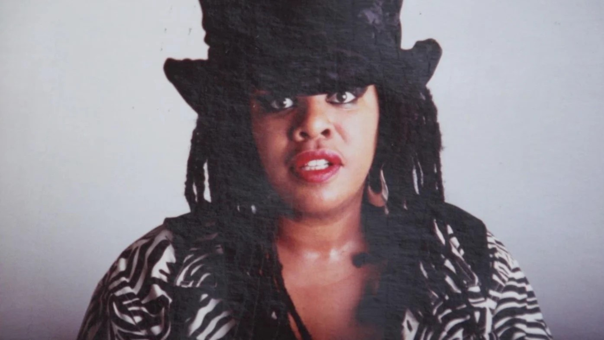 El documental sobre Q. Lazzarus llegará a los cines de México el 30 de abril