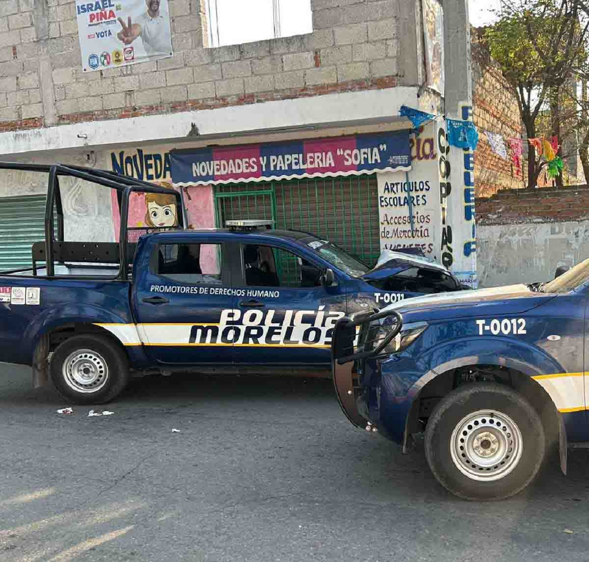 Se impacta patrulla contra un poste en La Nopalera