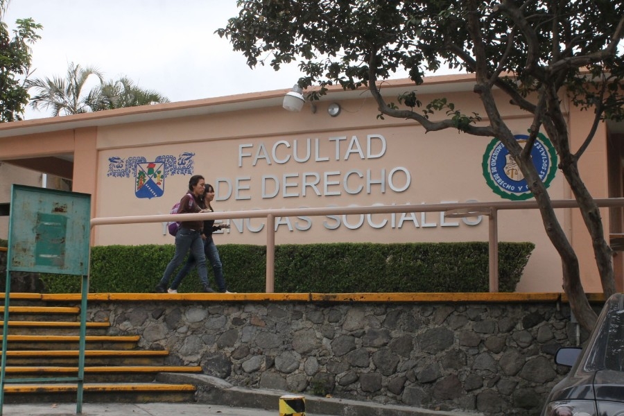 Celebra Facultad de Derecho 60 aniversario con publicación de libro