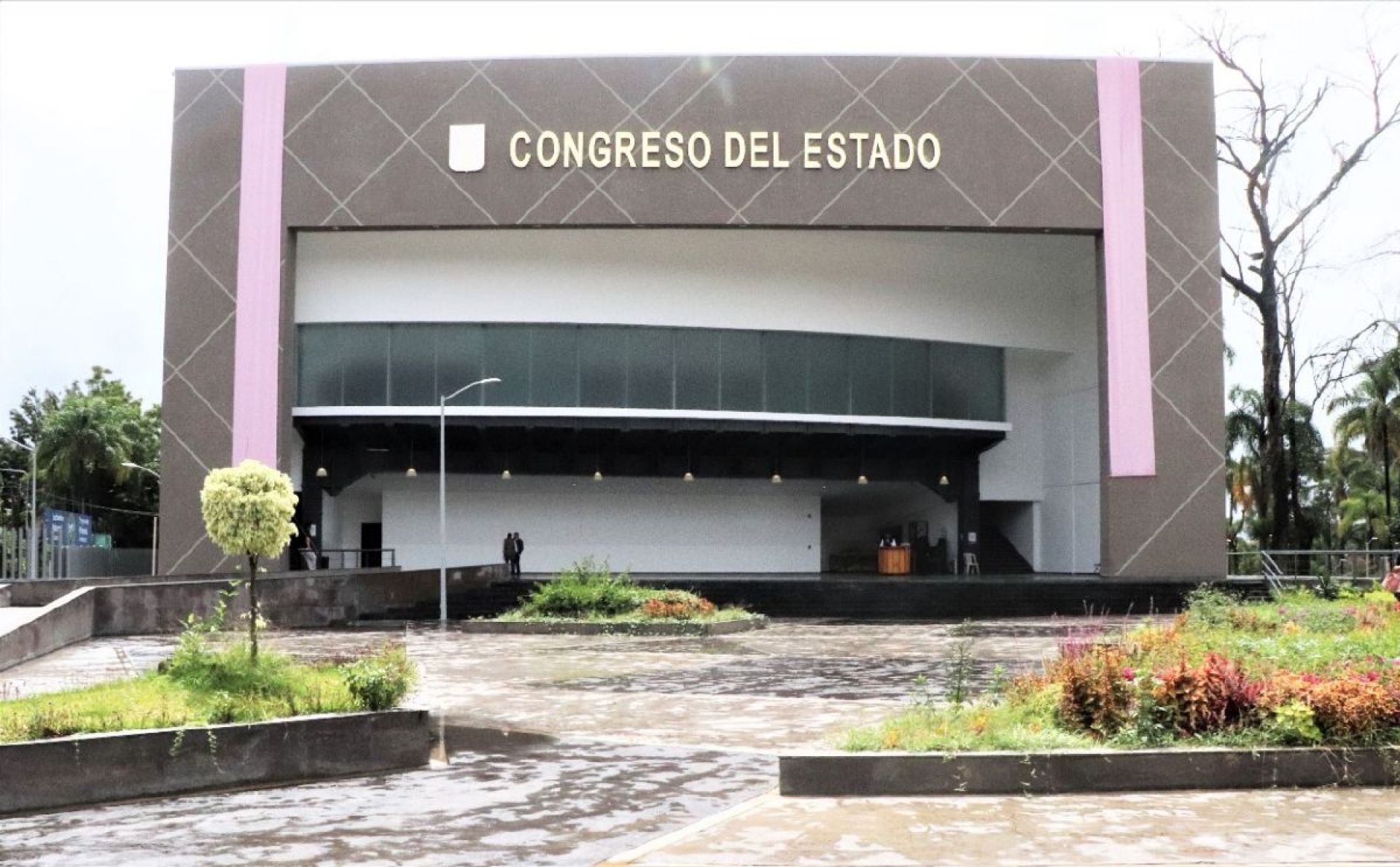 Congreso del estado paga primera parte de aguinaldo