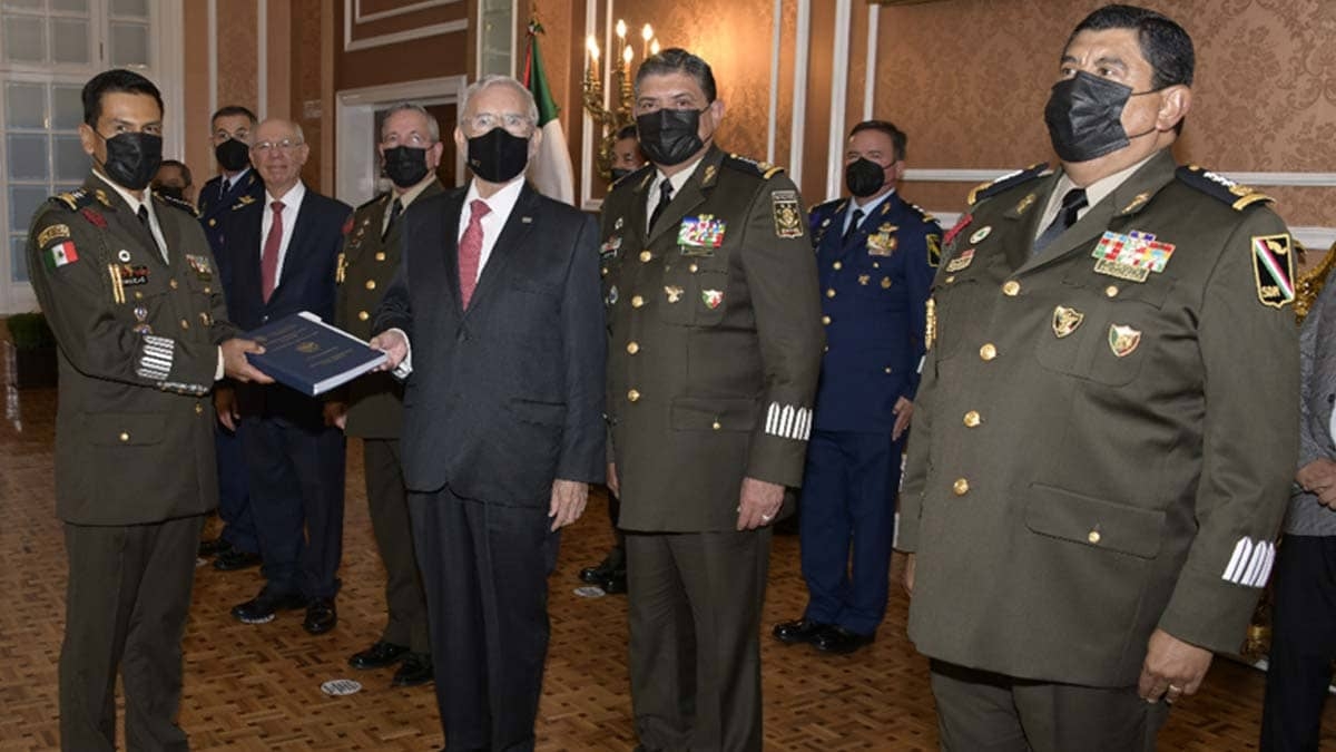 Sedena recibe concesión del Aeropuerto Felipe Ángeles