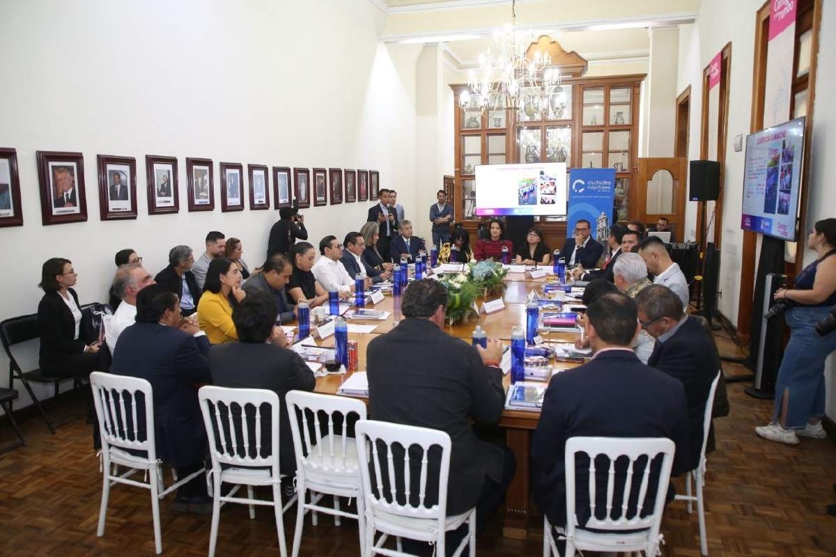 José Luis Urióstegui destaca fortaleza del municipalismo en la sesión de la Asociación de Ciudades Capitales De México