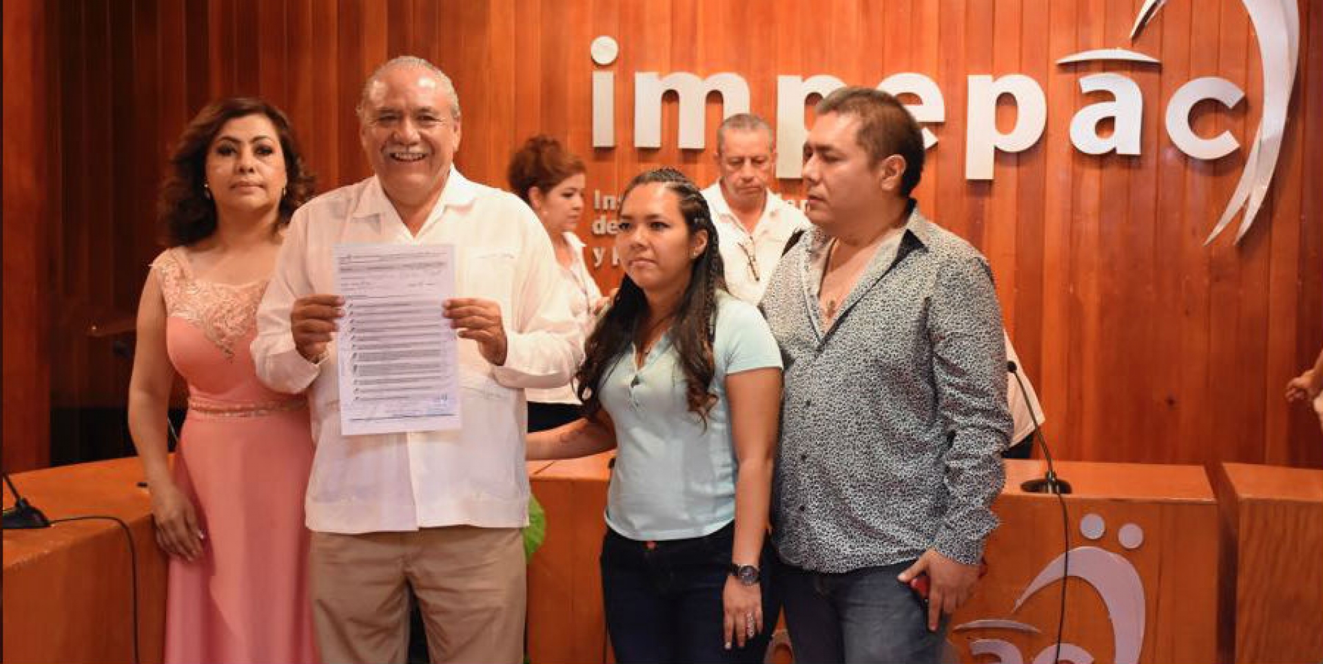 Solicita candidato independiente a la gubernatura de Morelos su registro oficial ante el Impepac