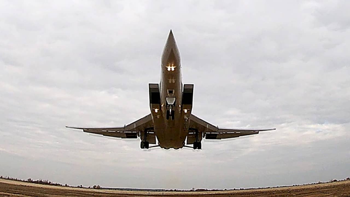 Rusia envía bombarderos estratégicos a la frontera de Bielorrusia