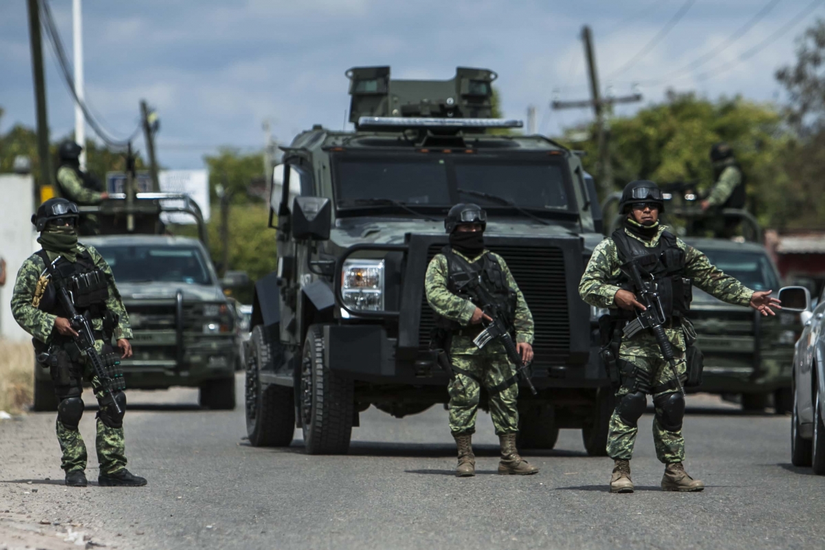 Militares de México pueden tomar el poder sin golpe de Estado