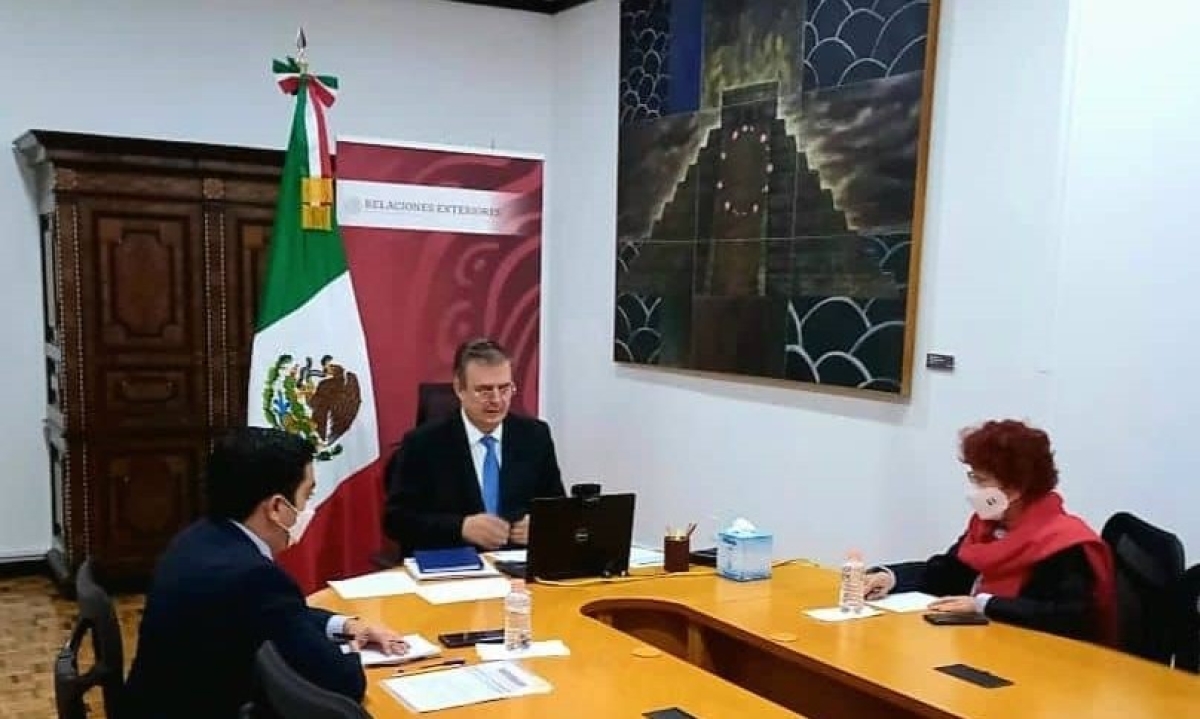 México exige a los talibanes "respetar" los derechos de mujeres y niñas