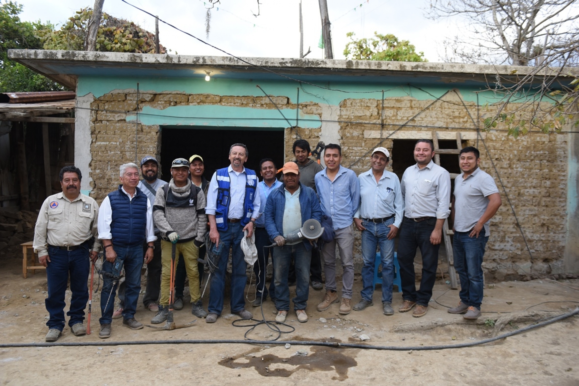 Imparten taller sobre reforzamiento de viviendas en Hueyapan