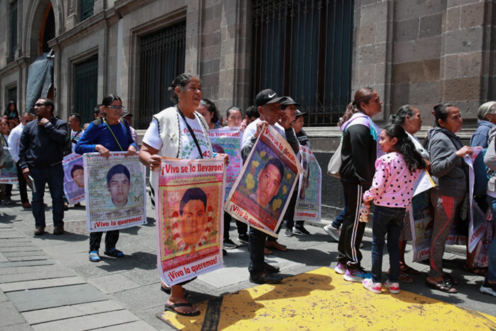 Padres de normalistas responden a AMLO: 'Sr. Presidente, nos mintió y traicionó'