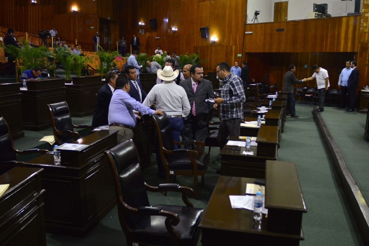 Aprobarán la reelección de alcaldes y diputados locales