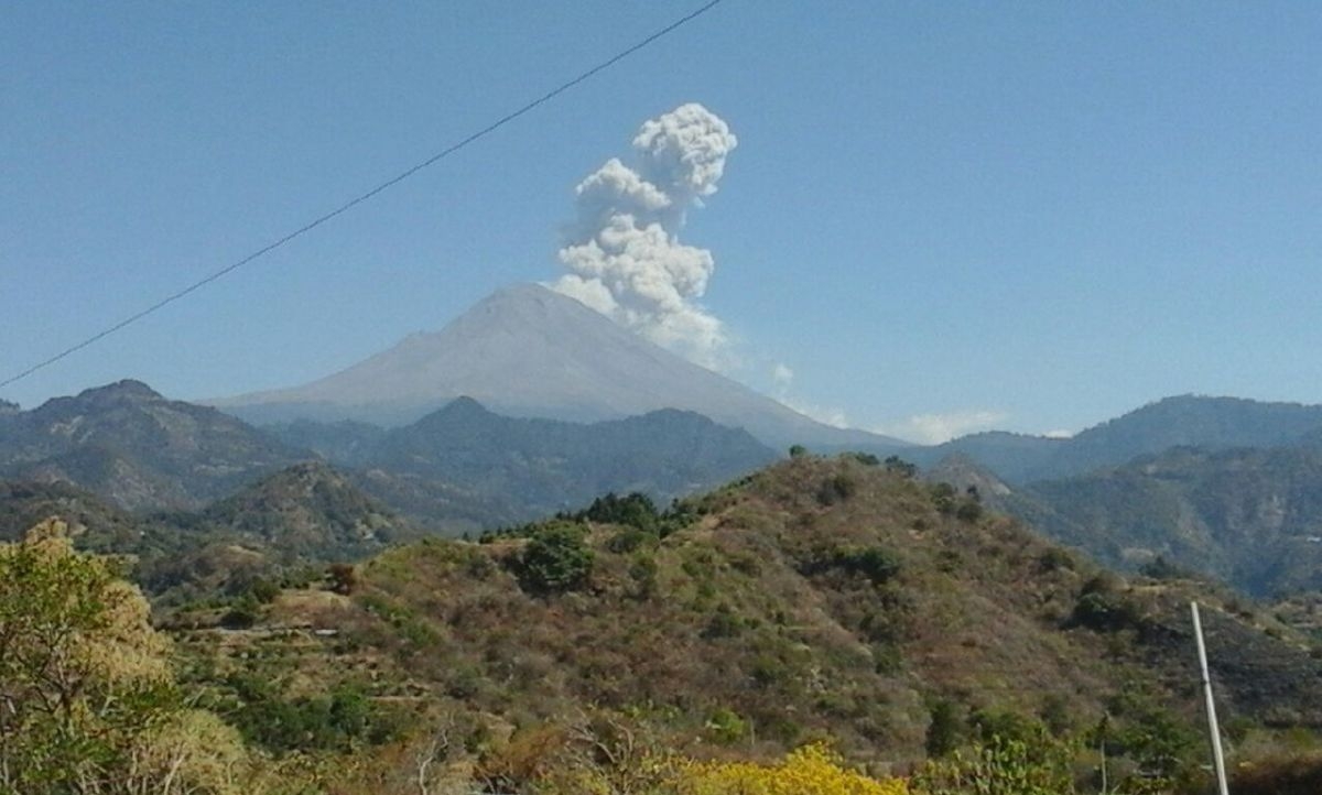 Restringen acceso de turistas hacia el Popocatépetl