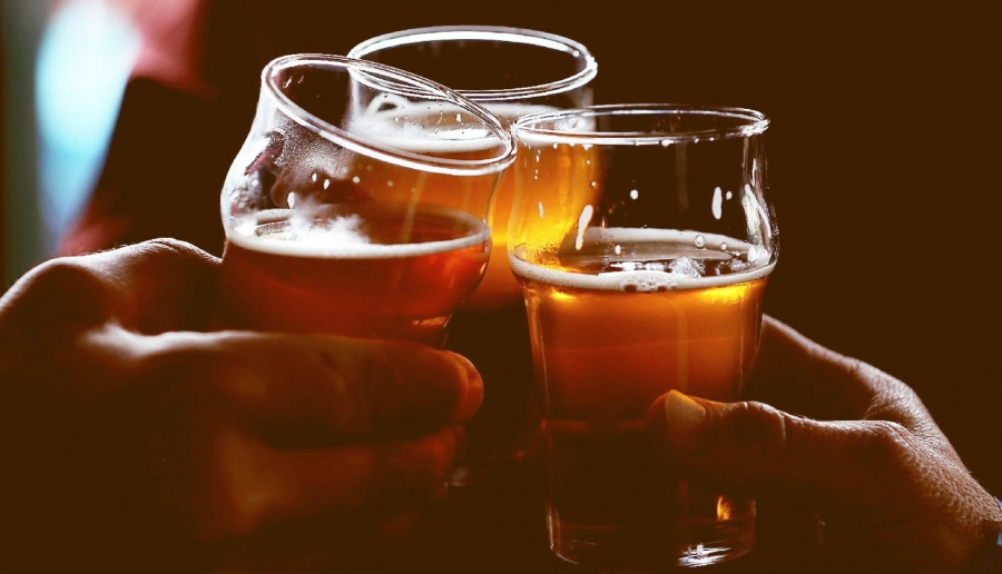 Mexicanos desarrollan cerveza artesanal contra problemas estomacales