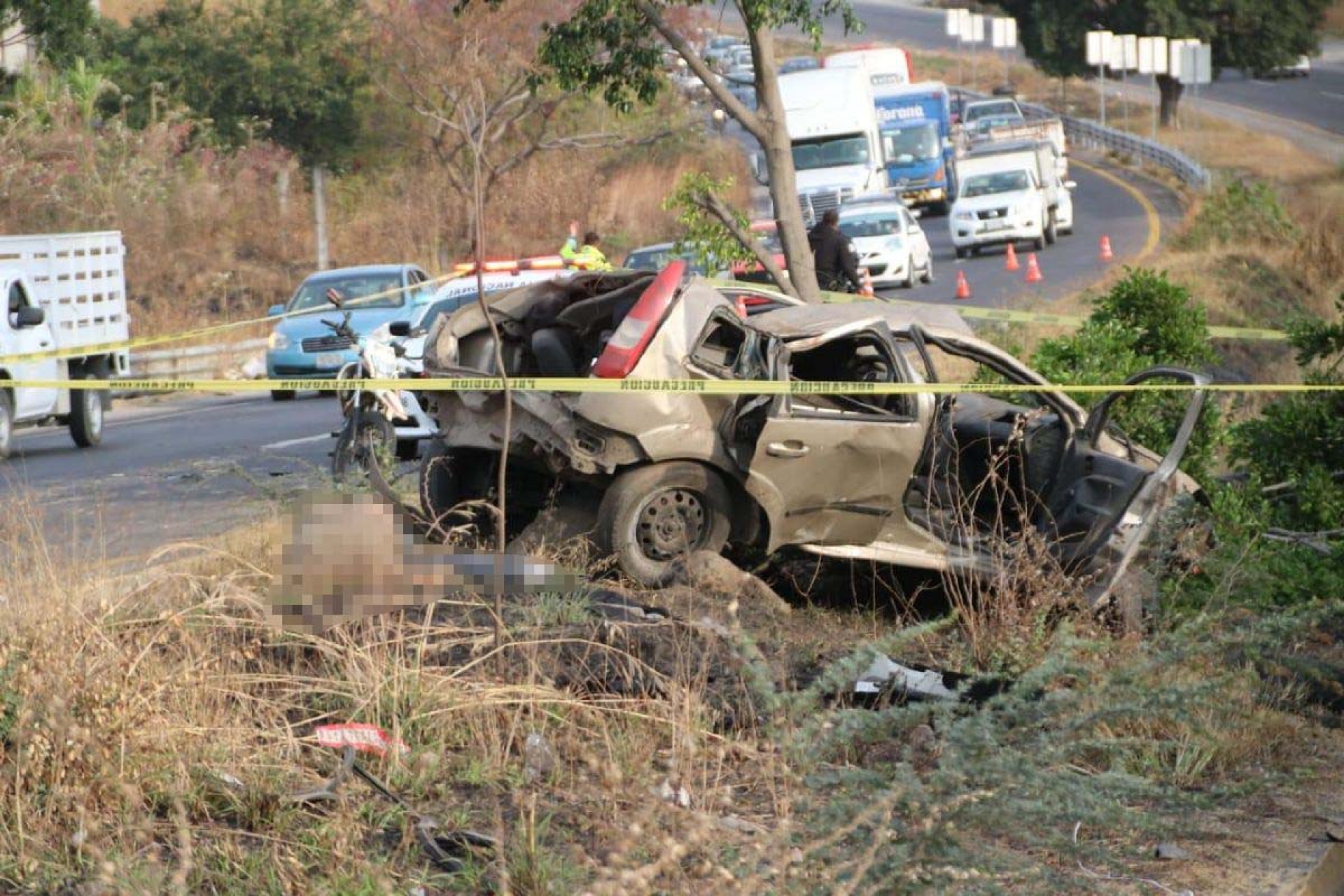Choque en Cuautla deja un muerto y dos heridos graves