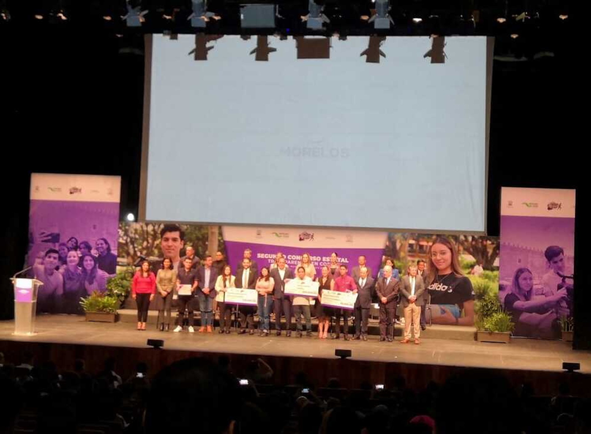 Preside gobernador ceremonia de premiación del segundo concurso 'Transparencia en Corto 2023'