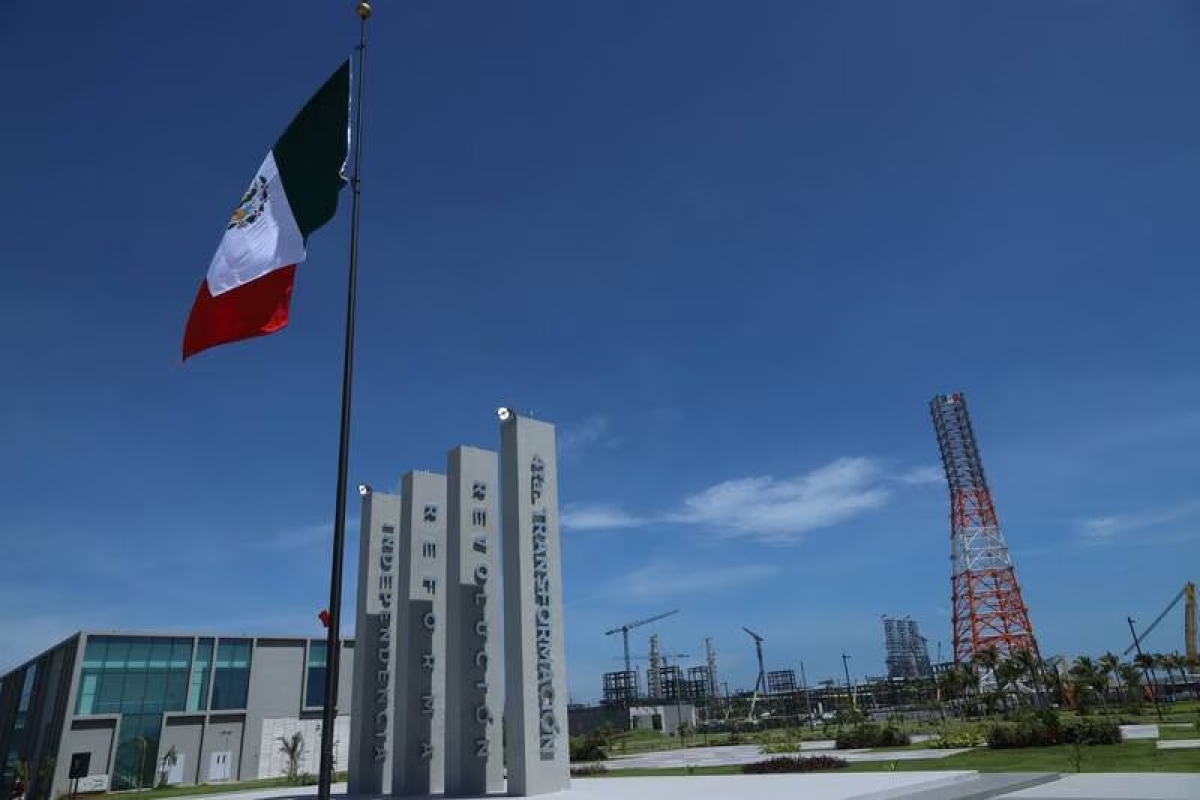 ¿Quieres trabajar en Dos Bocas? Lanzan convocatoria de empleo en la Refinería Olmeca