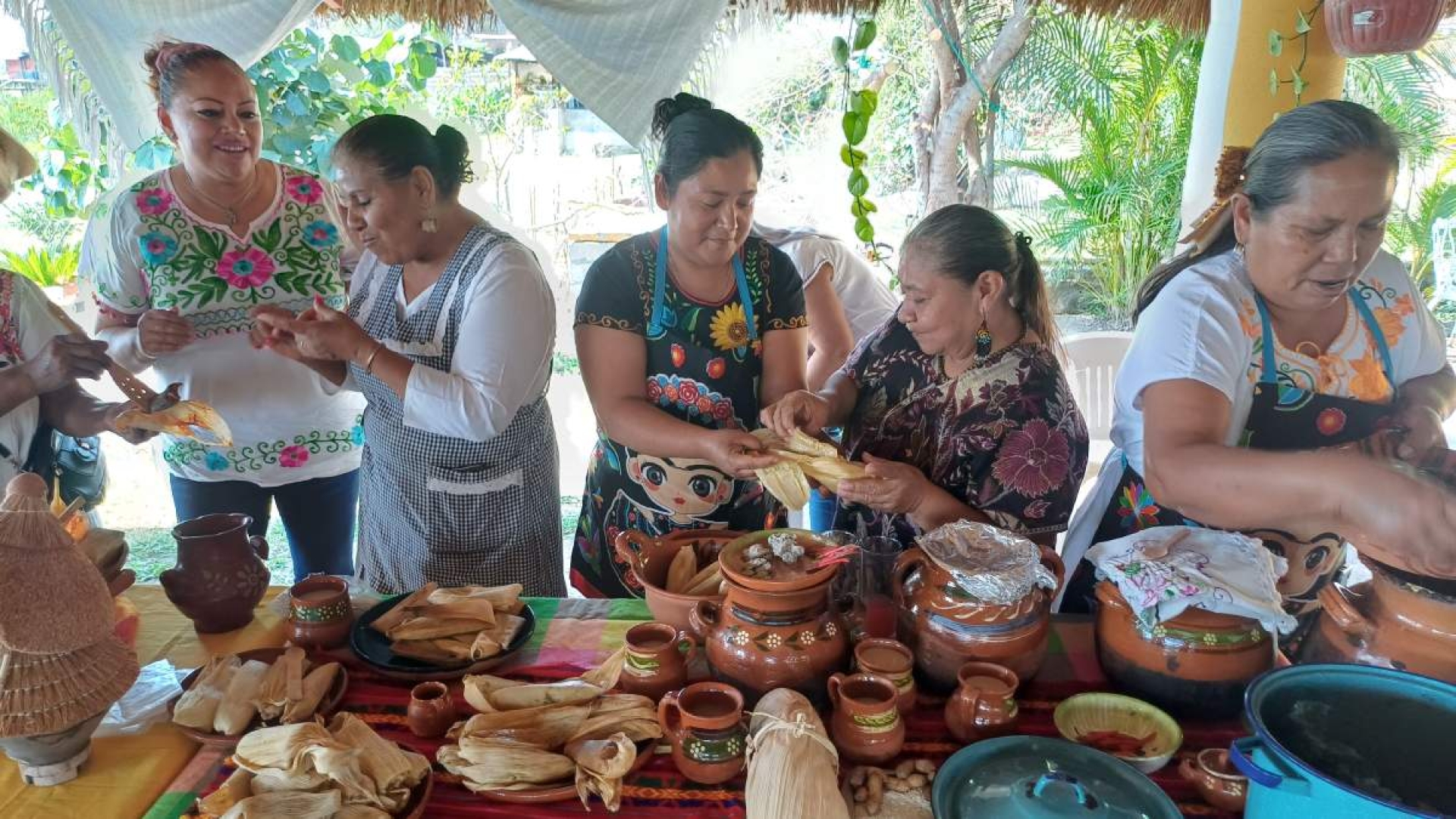 Ofrecen conversatorio cocineras tradicionales en Coatetelco