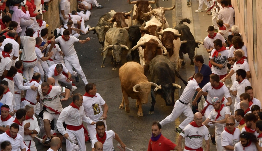 Primer encierro de los sanfermines deja un saldo de tres corneados