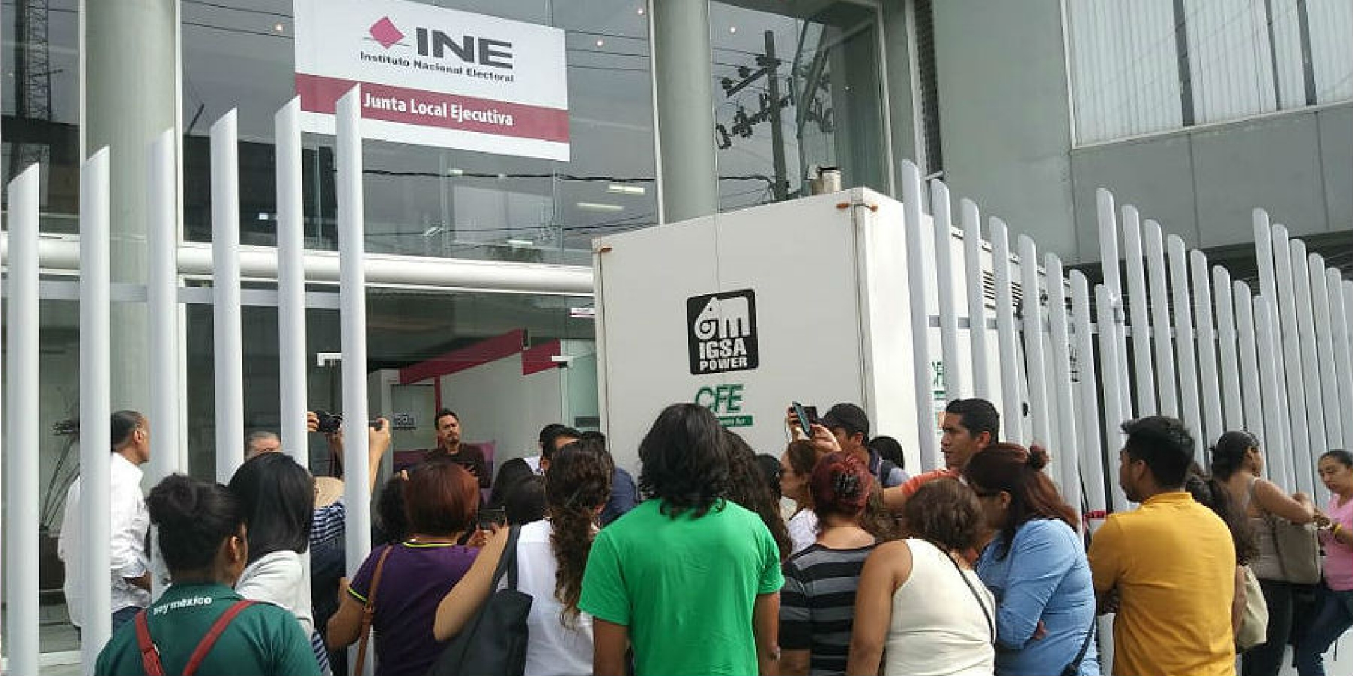 Ciudadanos inconformes protestaron en el INE