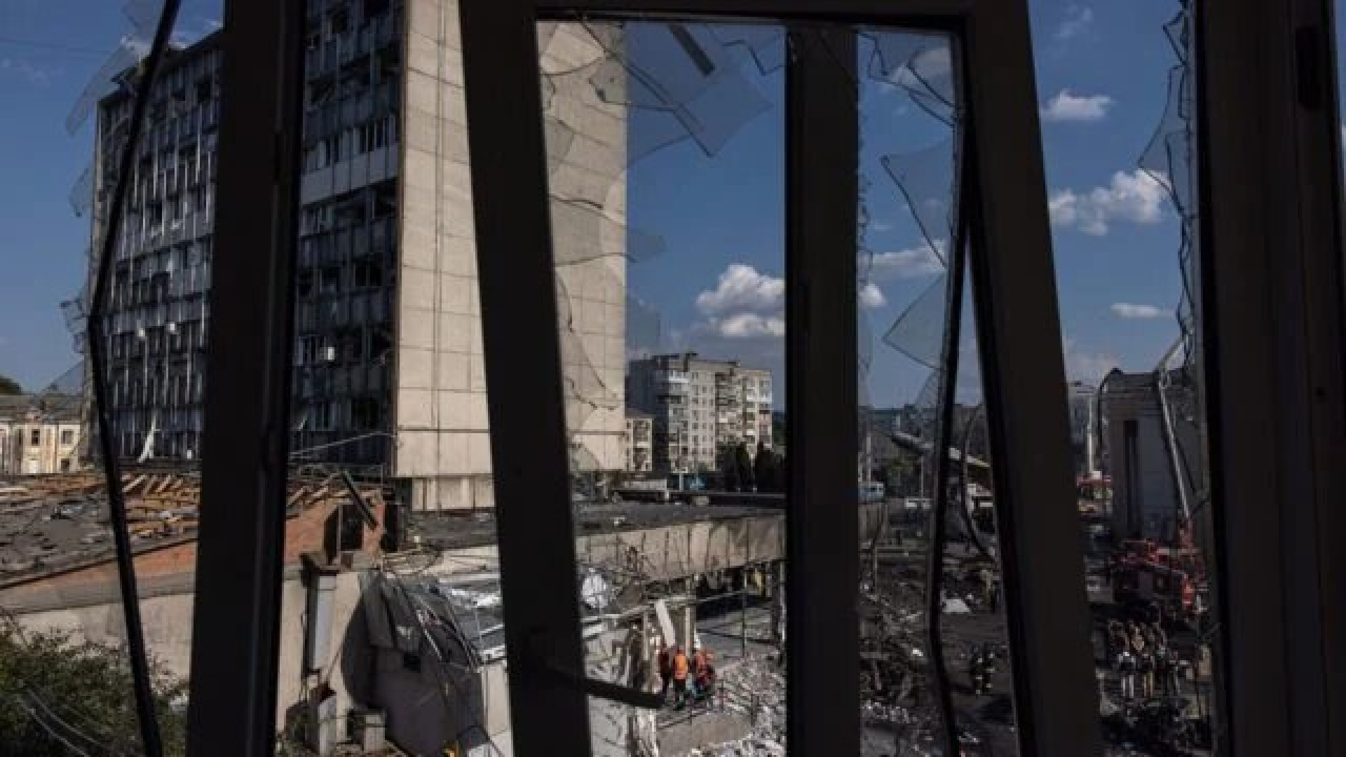 Ataques rusos con misiles dañan infraestructura energética en Ucrania