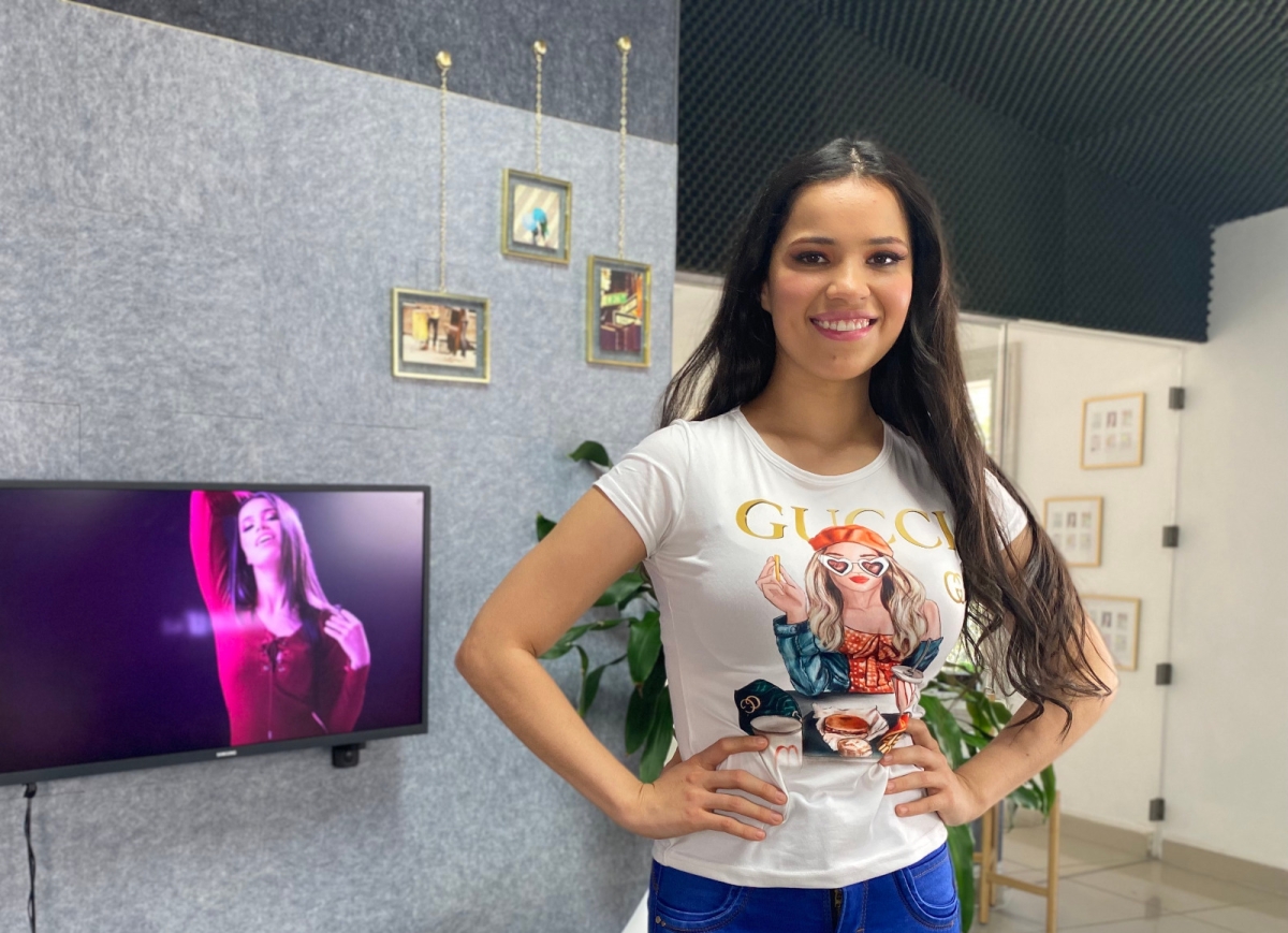 La talentosa Silvia Zepeda reconocida por representar al género regional mexicano