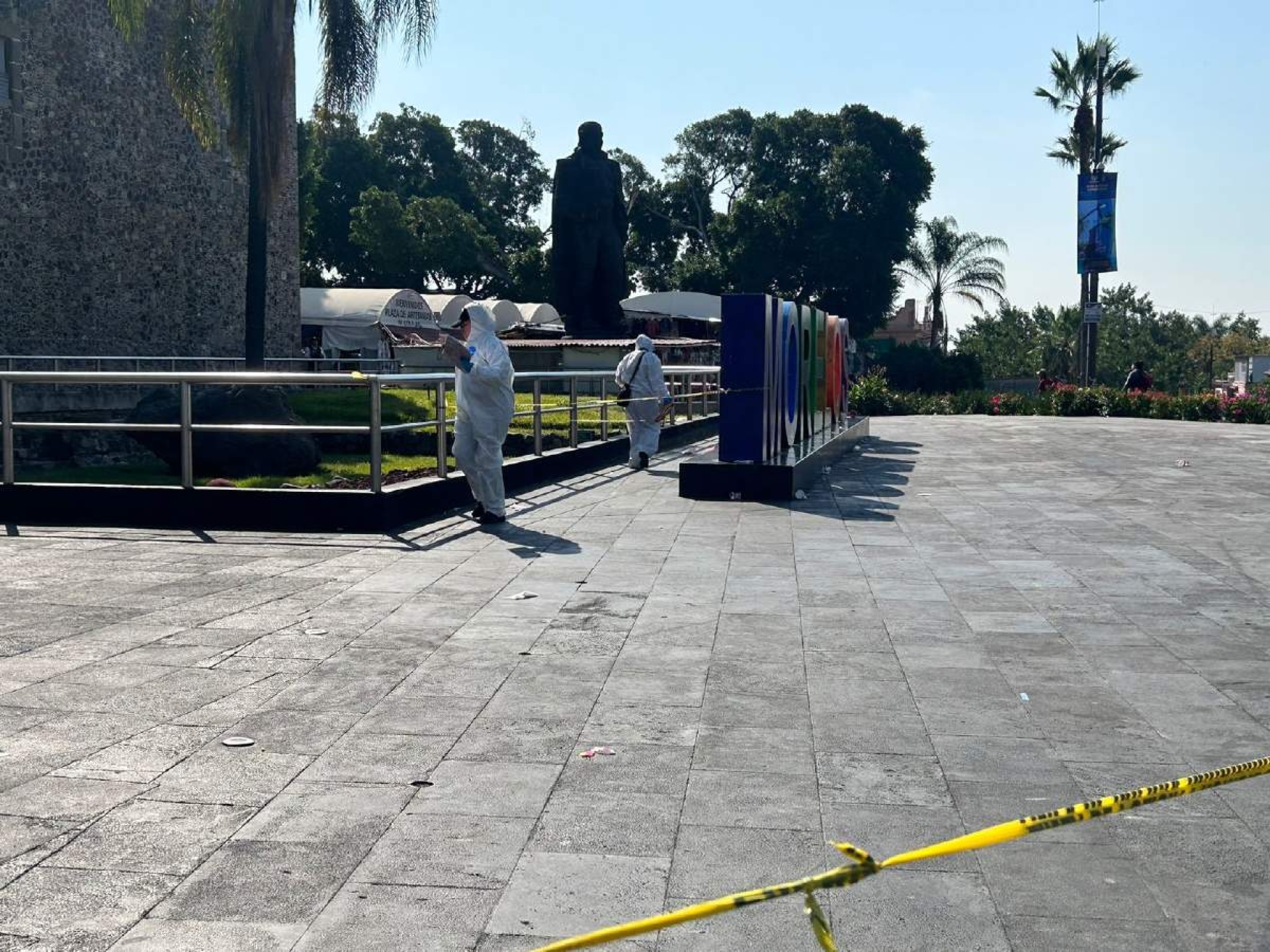Fallece indigente en la explanada del Palacio de Cortés