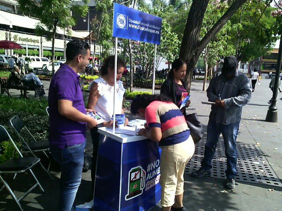 Levanta PAN firmas contra el gasolinazo