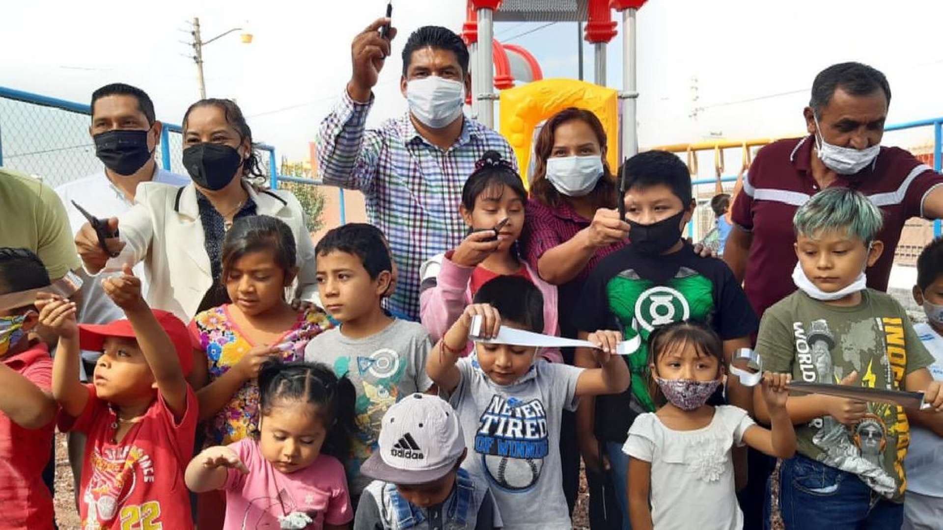 Entrega alcalde de Yecapixtla parque infantil