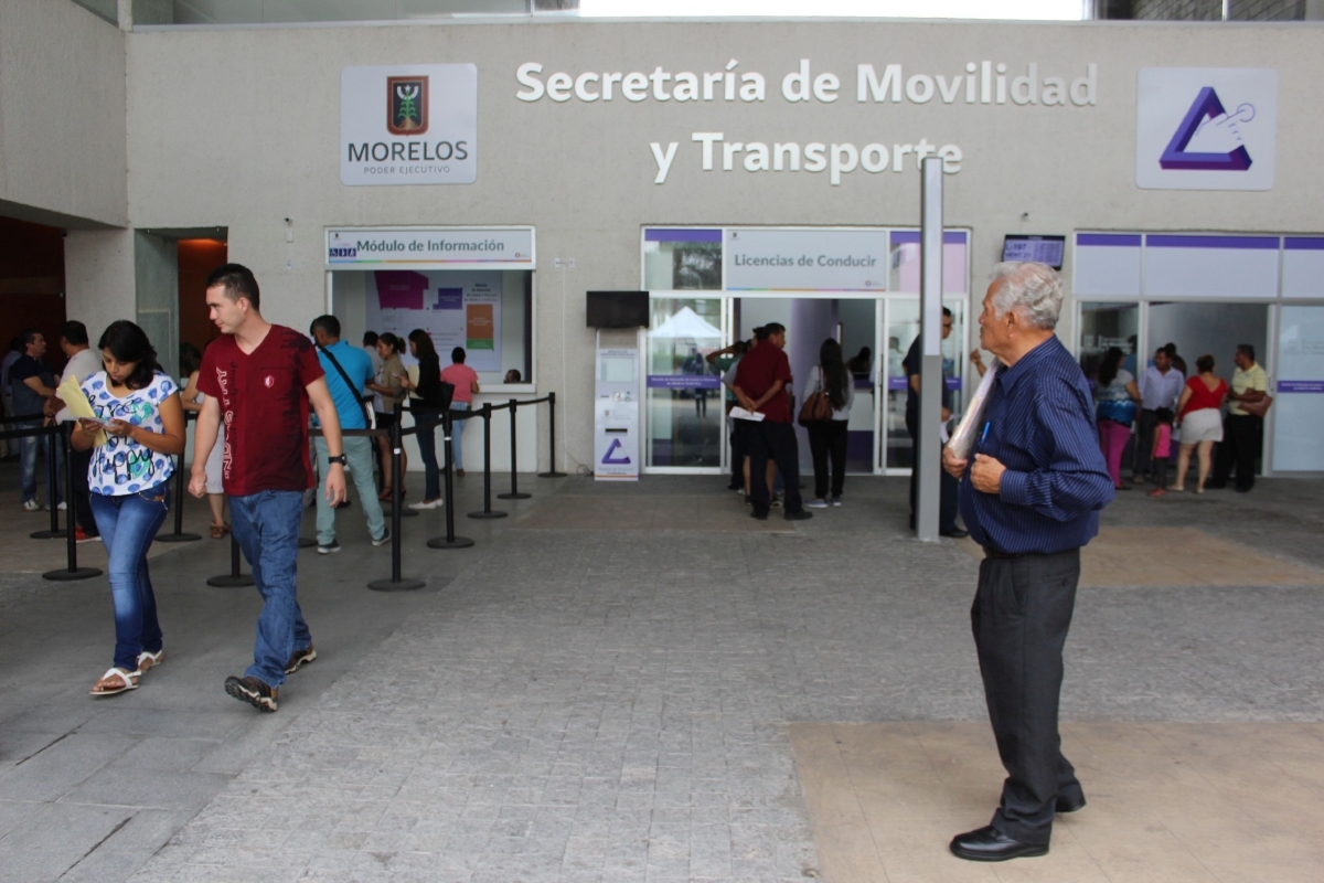 Siguen detenidos trámites en la SMyT: transportistas