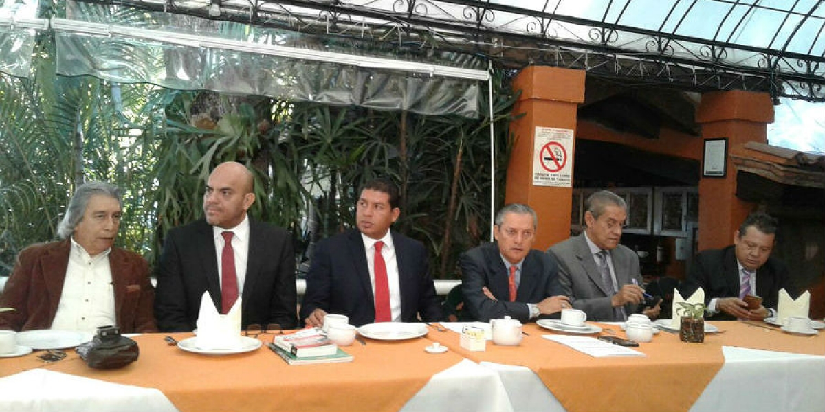 Manifiestan integrantes de la Barra de Abogados su solidaridad al rector de la UAEM
