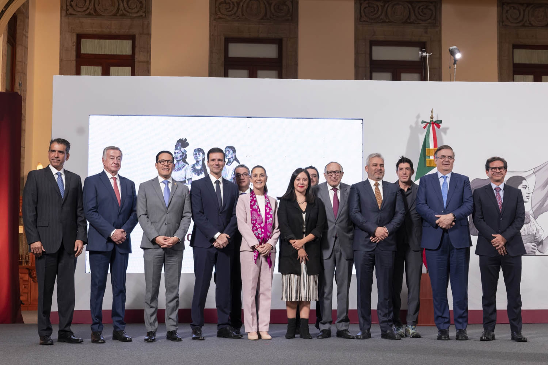 Gobierno anuncia inversión de cuatro farmacéuticas por 12 mil millones de pesos