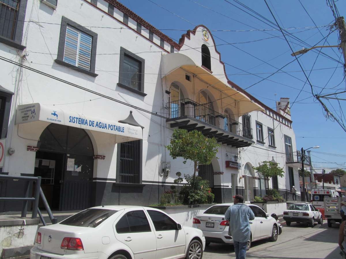 Comienzan despidos de trabajadores municipales en Tlaltizapán