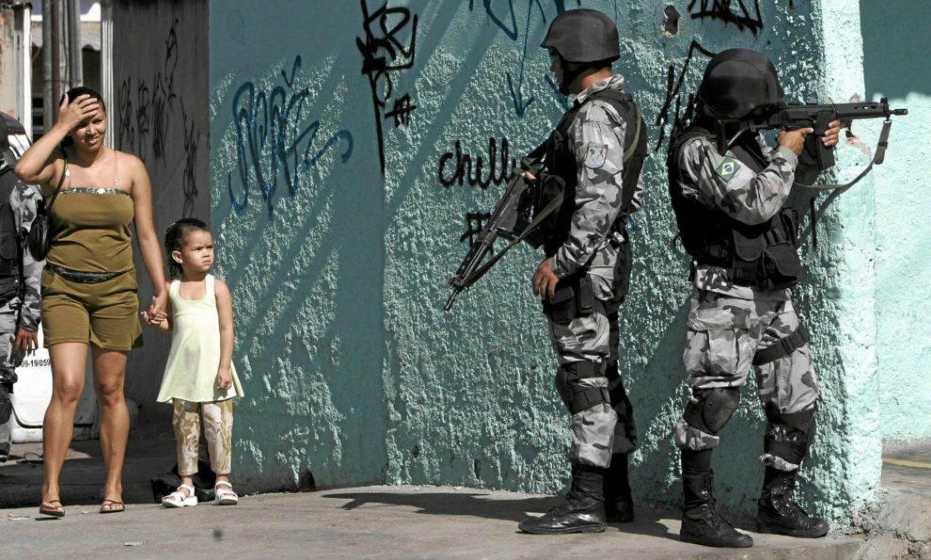 Dan luz verde a intervención militar en Río