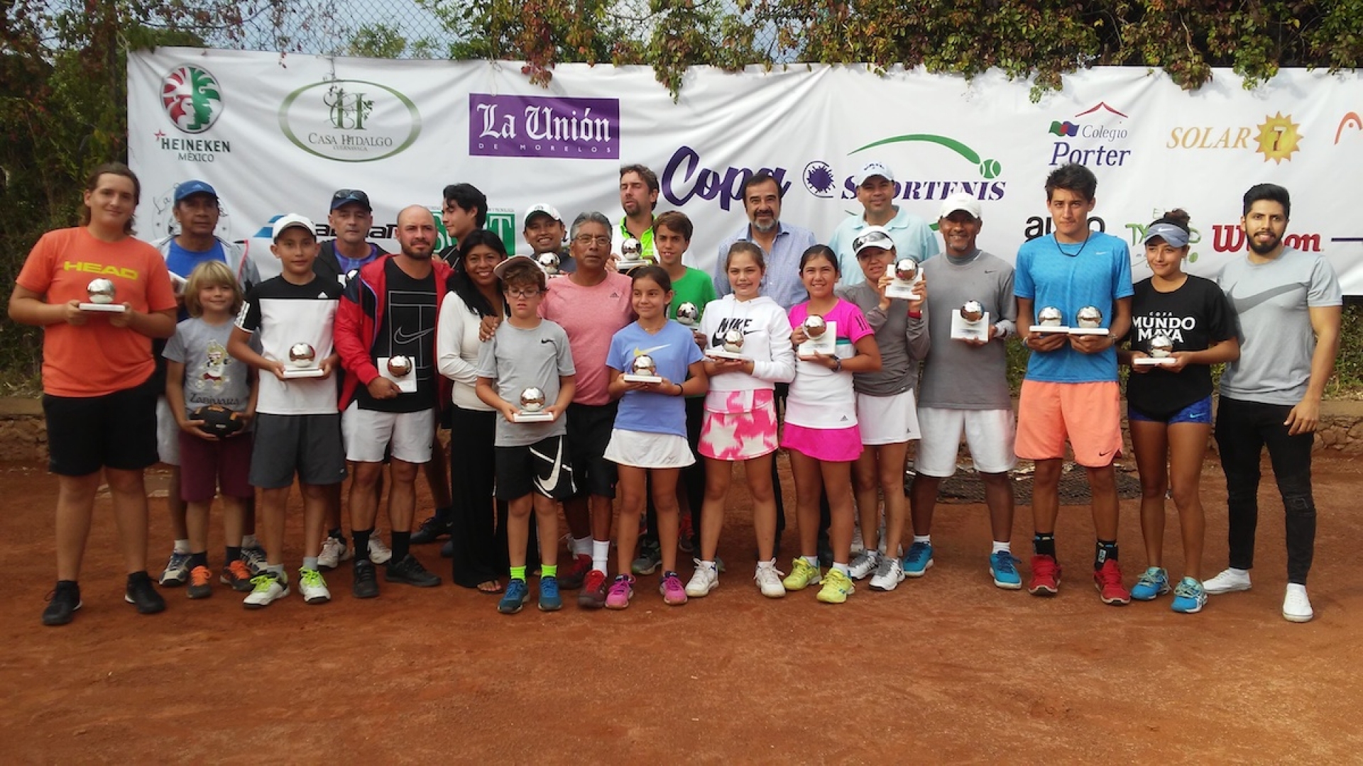 Emiliano Elizarrarás, campeón por partida doble
