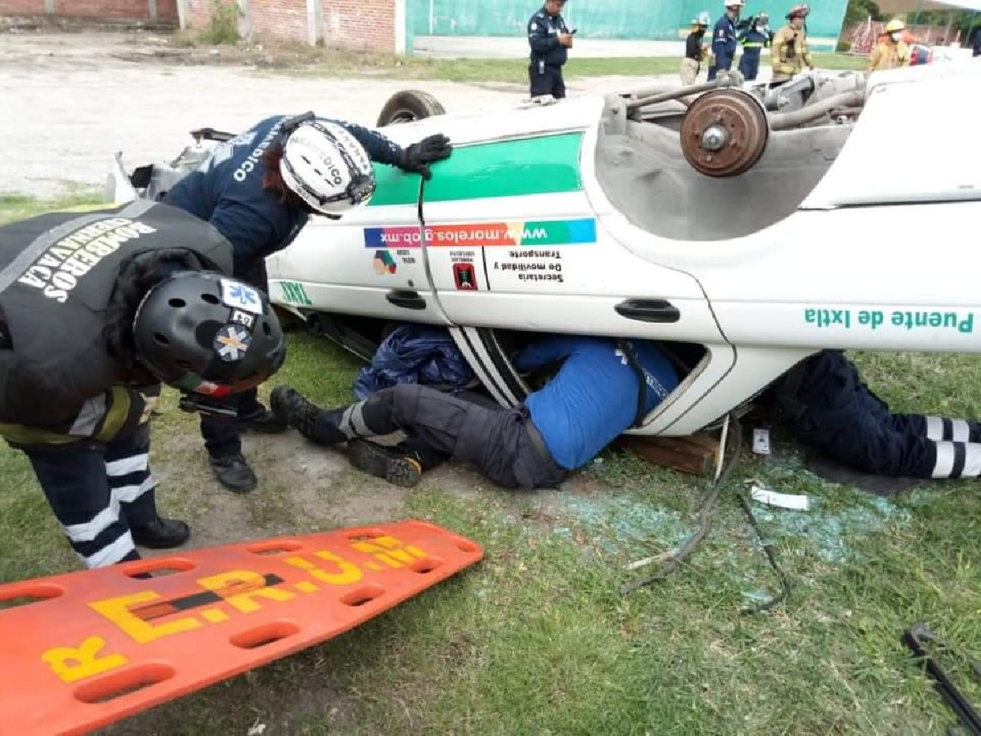 Capacitan a elementos de rescate de la región surponiente