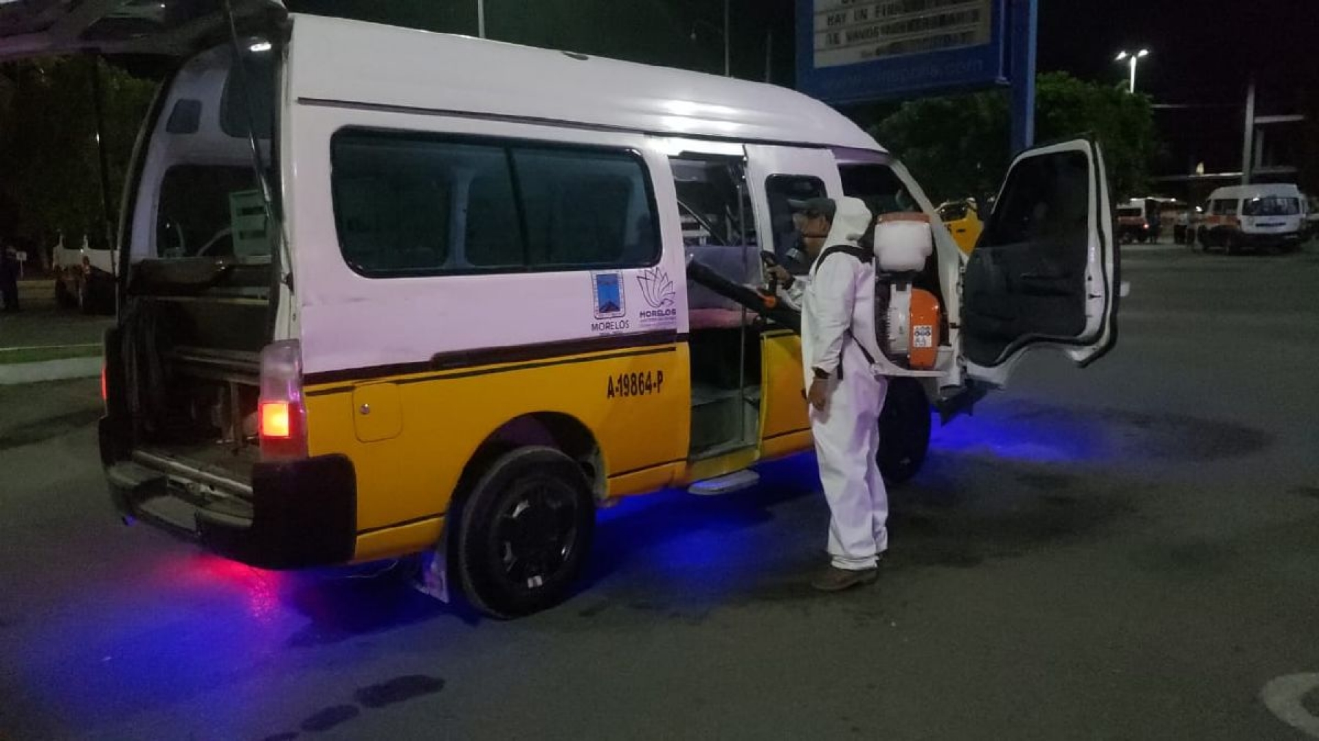 Sanitizan 415 unidades del transporte público de la zona sur